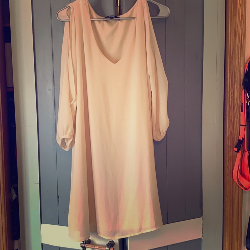 Lulu’s lined open sleeve dress. Worn once. Sz L.
